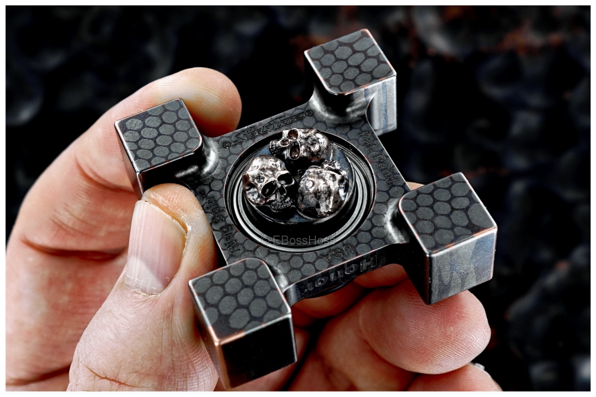  Steel Flame Deluxe Super-Conductor XL Ring Spin with Pile of Skulls Plug