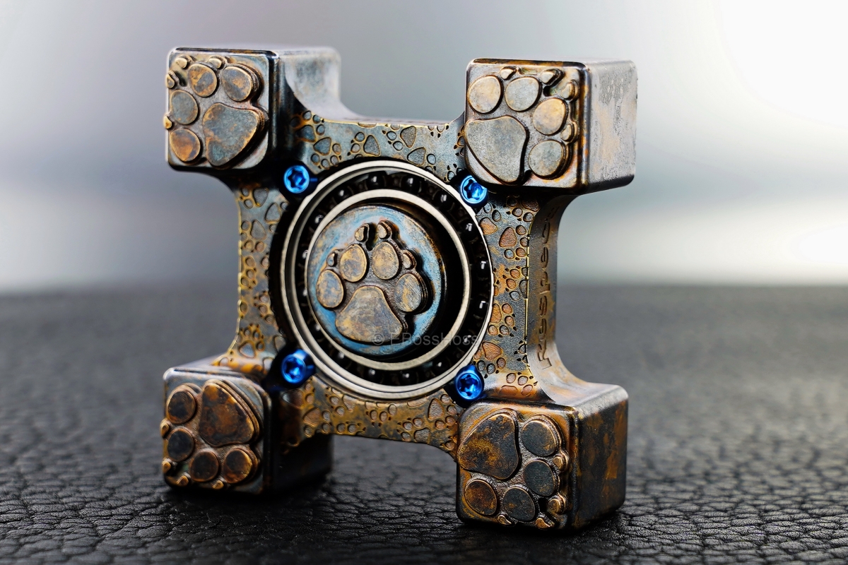 Steel Flame ''ONE 2017'' SLEDGE 3-D Dog Paw Ring Spin KillboX